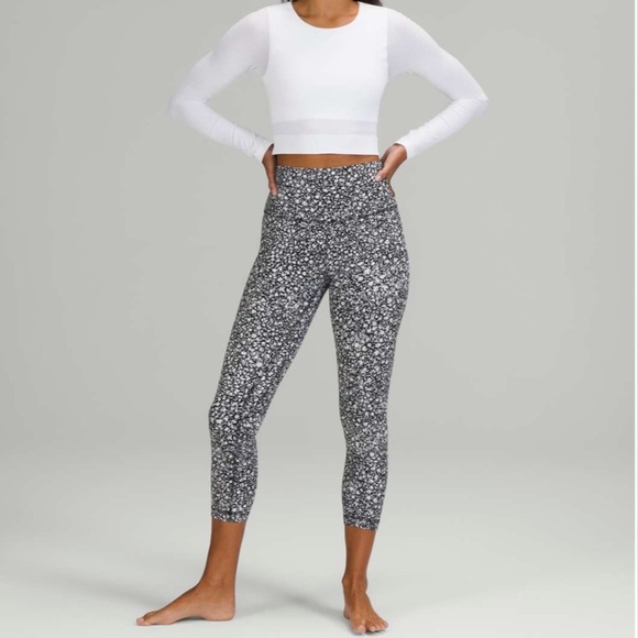 Lululemon Align High-Rise Crop 23" size 4 - Picture 3 of 8